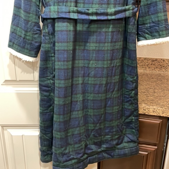 L.L. Bean men’s robe. - Picture 8 of 11